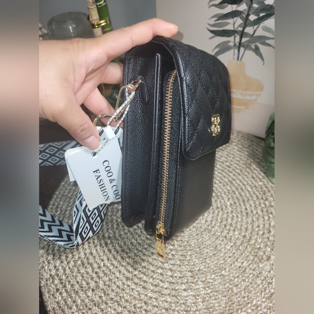 Fashion Nova Black Quilted Crossbody Bag with Gold Accent. NWT - Picture 4 of 9